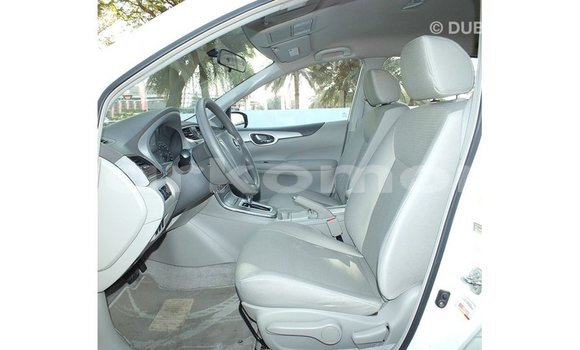 Acheter Import Voiture Nissan Tiida Blanc à Import - Dubai, Grande Comore Acheter Import Voiture Nissan Tiida Blanc à Import - Dubai, Grande Comore