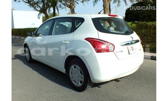 Acheter Import Voiture Nissan Tiida Blanc à Import - Dubai, Grande Comore Acheter Import Voiture Nissan Tiida Blanc à Import - Dubai, Grande Comore