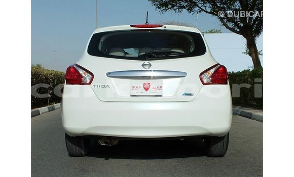 Acheter Import Voiture Nissan Tiida Blanc à Import - Dubai, Grande Comore Acheter Import Voiture Nissan Tiida Blanc à Import - Dubai, Grande Comore