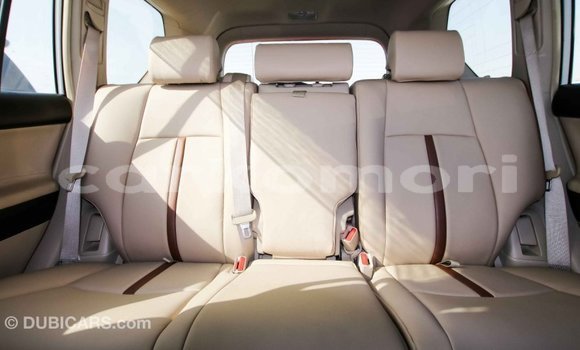 Acheter Import Voiture Toyota Prado Blanc à Import - Dubai, Grande Comore Acheter Import Voiture Toyota Prado Blanc à Import - Dubai, Grande Comore