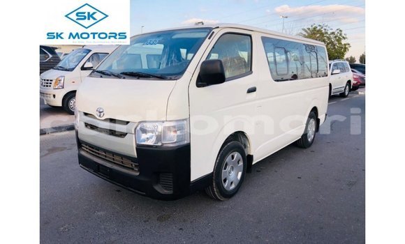 Buy Import Toyota Hiace White Car in Import - Dubai in Great Comore