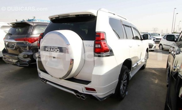 Acheter Import Voiture Toyota Prado Blanc à Import - Dubai, Grande Comore Acheter Import Voiture Toyota Prado Blanc à Import - Dubai, Grande Comore