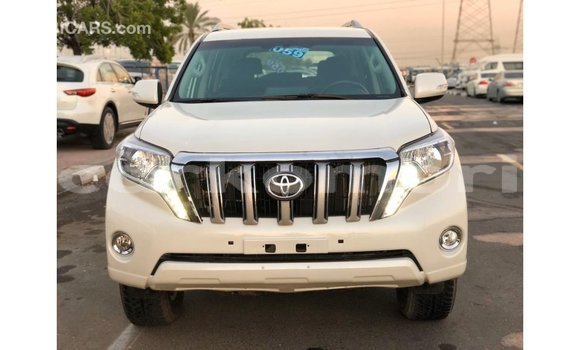 Acheter Import Voiture Toyota Prado Blanc à Import - Dubai, Grande Comore Acheter Import Voiture Toyota Prado Blanc à Import - Dubai, Grande Comore