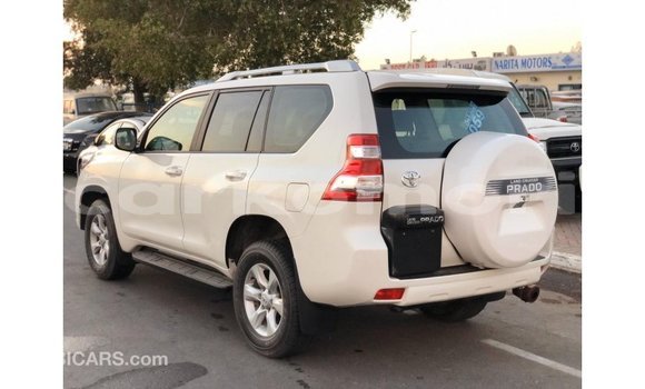 Acheter Import Voiture Toyota Prado Blanc à Import - Dubai, Grande Comore Acheter Import Voiture Toyota Prado Blanc à Import - Dubai, Grande Comore