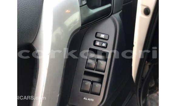 Acheter Import Voiture Toyota Prado Blanc à Import - Dubai, Grande Comore Acheter Import Voiture Toyota Prado Blanc à Import - Dubai, Grande Comore