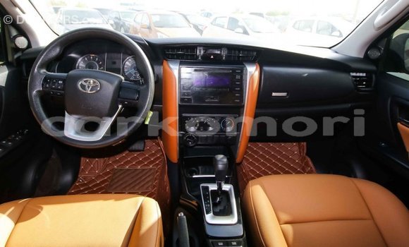 Acheter Import Voiture Toyota Fortuner Autre à Import - Dubai, Grande Comore Acheter Import Voiture Toyota Fortuner Autre à Import - Dubai, Grande Comore
