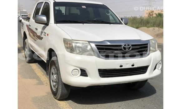 Acheter Import Voiture Toyota Hilux Blanc à Import - Dubai, Grande Comore Acheter Import Voiture Toyota Hilux Blanc à Import - Dubai, Grande Comore