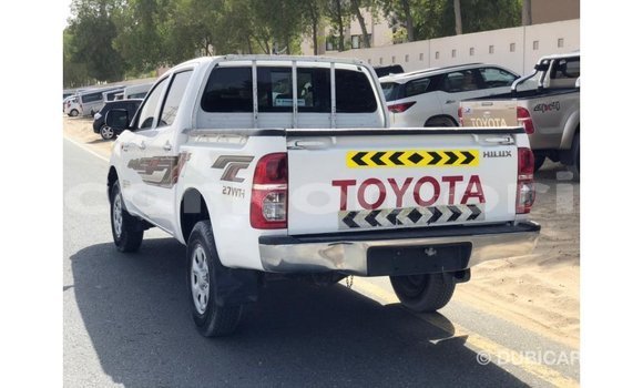 Acheter Import Voiture Toyota Hilux Blanc à Import - Dubai, Grande Comore Acheter Import Voiture Toyota Hilux Blanc à Import - Dubai, Grande Comore