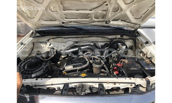 Acheter Import Voiture Toyota Hilux Blanc à Import - Dubai, Grande Comore Acheter Import Voiture Toyota Hilux Blanc à Import - Dubai, Grande Comore