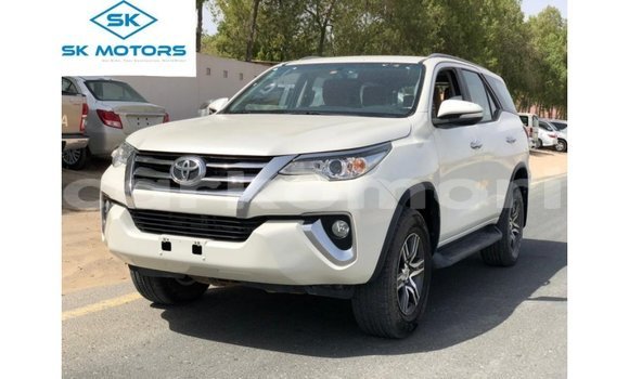 Buy Import Toyota Fortuner White Car in Import - Dubai in Great Comore