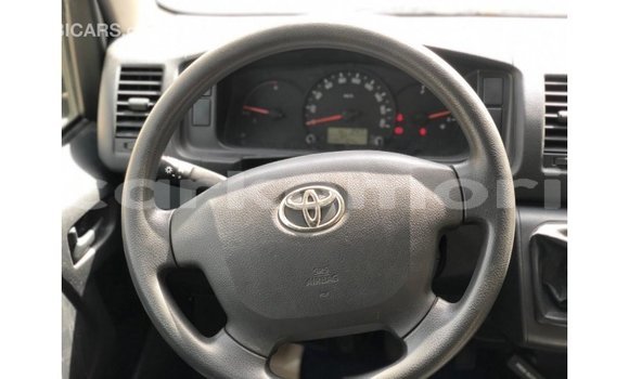 Buy Import Toyota Hiace White Car in Import - Dubai in Great Comore Buy Import Toyota Hiace White Car in Import - Dubai in Great Comore