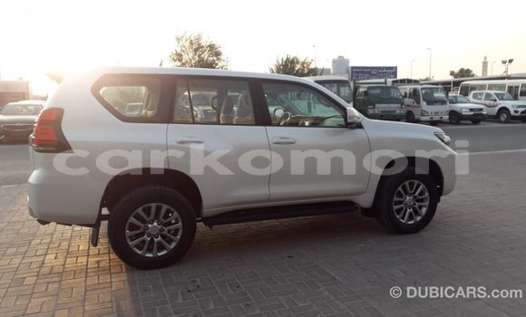 Acheter Import Voiture Toyota Prado Blanc à Import - Dubai, Grande Comore Acheter Import Voiture Toyota Prado Blanc à Import - Dubai, Grande Comore