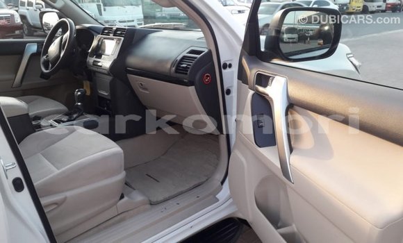 Acheter Import Voiture Toyota Prado Blanc à Import - Dubai, Grande Comore Acheter Import Voiture Toyota Prado Blanc à Import - Dubai, Grande Comore