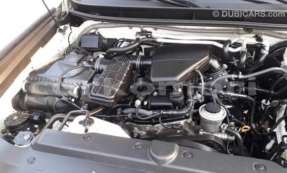 Acheter Import Voiture Toyota Prado Blanc à Import - Dubai, Grande Comore Acheter Import Voiture Toyota Prado Blanc à Import - Dubai, Grande Comore