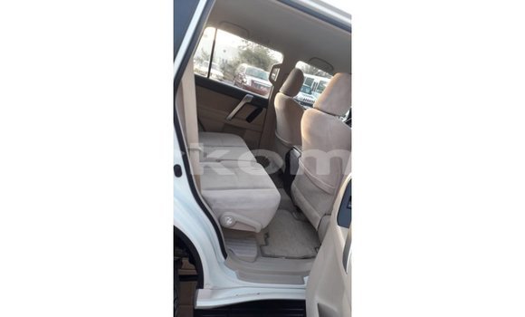 Acheter Import Voiture Toyota Prado Blanc à Import - Dubai, Grande Comore Acheter Import Voiture Toyota Prado Blanc à Import - Dubai, Grande Comore