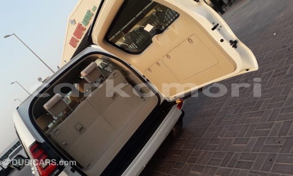 Acheter Import Voiture Toyota Prado Blanc à Import - Dubai, Grande Comore Acheter Import Voiture Toyota Prado Blanc à Import - Dubai, Grande Comore