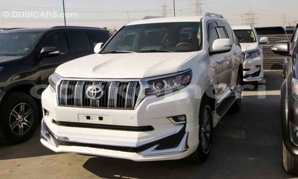 Acheter Import Voiture Toyota Prado Blanc à Import - Dubai, Grande Comore Acheter Import Voiture Toyota Prado Blanc à Import - Dubai, Grande Comore