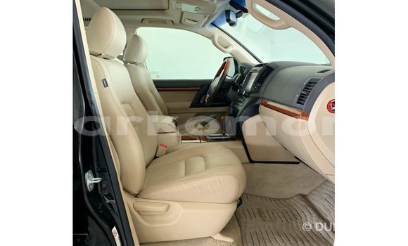 Buy Import Toyota Land Cruiser Black Car in Import - Dubai in Great Comore Buy Import Toyota Land Cruiser Black Car in Import - Dubai in Great Comore