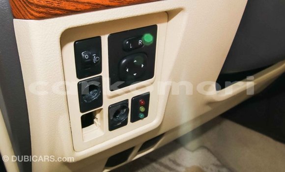 Acheter Import Voiture Toyota Prado Blanc à Import - Dubai, Grande Comore Acheter Import Voiture Toyota Prado Blanc à Import - Dubai, Grande Comore