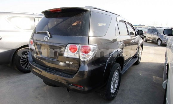 Acheter Import Voiture Toyota Fortuner Autre à Import - Dubai, Grande Comore Acheter Import Voiture Toyota Fortuner Autre à Import - Dubai, Grande Comore