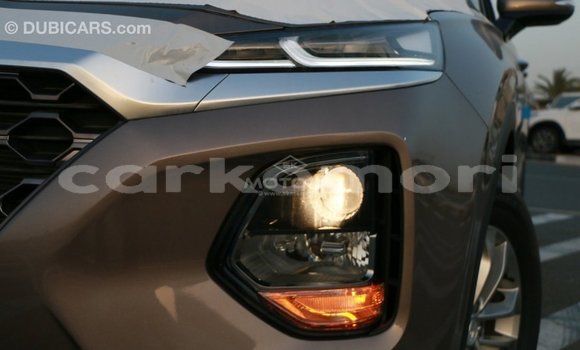Acheter Import Voiture Hyundai Santa Fe Marron à Import - Dubai, Grande Comore Acheter Import Voiture Hyundai Santa Fe Marron à Import - Dubai, Grande Comore