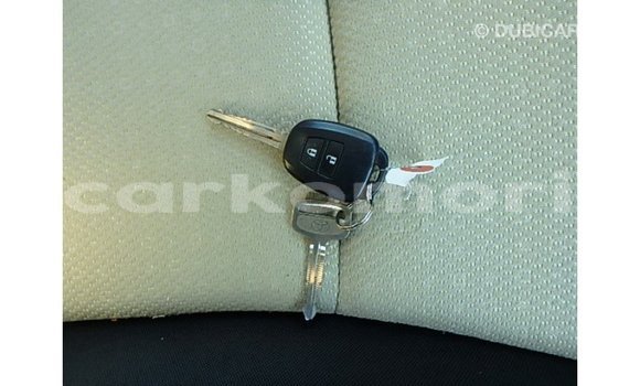 Acheter Import Voiture Toyota Vitz Autre à Import - Dubai, Grande Comore Acheter Import Voiture Toyota Vitz Autre à Import - Dubai, Grande Comore