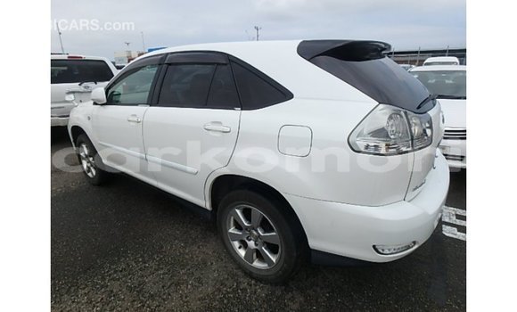 Acheter Import Voiture Toyota Harrier Blanc à Import - Dubai, Grande Comore Acheter Import Voiture Toyota Harrier Blanc à Import - Dubai, Grande Comore