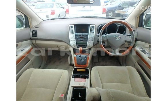 Acheter Import Voiture Toyota Harrier Blanc à Import - Dubai, Grande Comore Acheter Import Voiture Toyota Harrier Blanc à Import - Dubai, Grande Comore