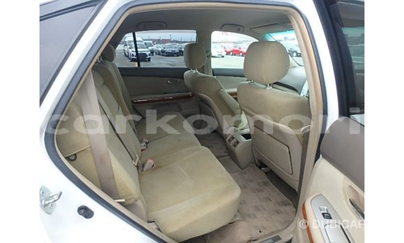 Acheter Import Voiture Toyota Harrier Blanc à Import - Dubai, Grande Comore Acheter Import Voiture Toyota Harrier Blanc à Import - Dubai, Grande Comore