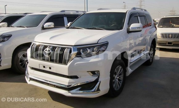 Acheter Import Voiture Toyota Prado Blanc à Import - Dubai, Grande Comore Acheter Import Voiture Toyota Prado Blanc à Import - Dubai, Grande Comore
