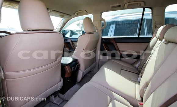 Acheter Import Voiture Toyota Prado Blanc à Import - Dubai, Grande Comore Acheter Import Voiture Toyota Prado Blanc à Import - Dubai, Grande Comore