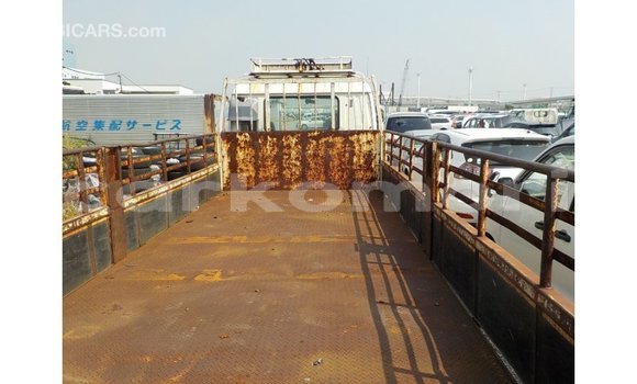 Acheter Import Utilitaire Isuzu FTR 850 Blanc à Import - Dubai, Grande Comore Acheter Import Utilitaire Isuzu FTR 850 Blanc à Import - Dubai, Grande Comore