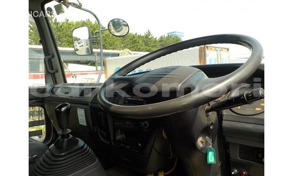 Acheter Import Utilitaire Isuzu FTR 850 Blanc à Import - Dubai, Grande Comore Acheter Import Utilitaire Isuzu FTR 850 Blanc à Import - Dubai, Grande Comore