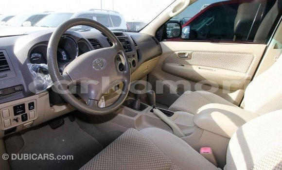 Acheter Import Voiture Toyota Fortuner Blanc à Import - Dubai, Grande Comore Acheter Import Voiture Toyota Fortuner Blanc à Import - Dubai, Grande Comore