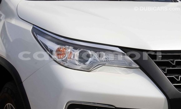Acheter Import Voiture Toyota Fortuner Blanc à Import - Dubai, Grande Comore Acheter Import Voiture Toyota Fortuner Blanc à Import - Dubai, Grande Comore