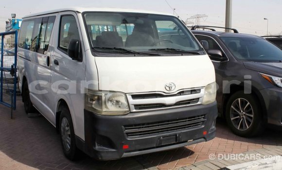 Acheter Import Voiture Toyota Hiace Blanc à Import - Dubai, Grande Comore Acheter Import Voiture Toyota Hiace Blanc à Import - Dubai, Grande Comore