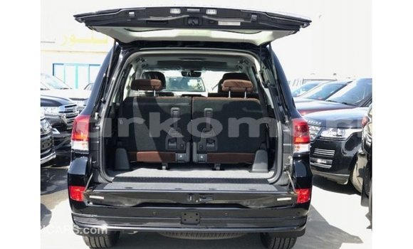 Buy Import Toyota Land Cruiser Black Car in Import - Dubai in Great Comore Buy Import Toyota Land Cruiser Black Car in Import - Dubai in Great Comore