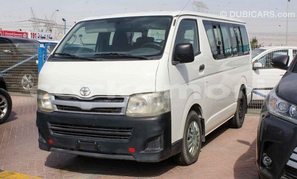 Acheter Import Voiture Toyota Hiace Blanc à Import - Dubai, Grande Comore Acheter Import Voiture Toyota Hiace Blanc à Import - Dubai, Grande Comore