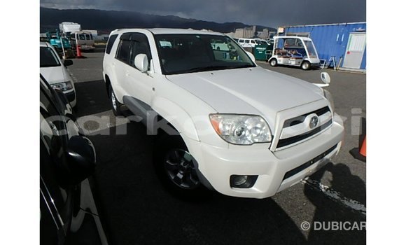 Acheter Import Voiture Toyota Hilux Blanc à Import - Dubai, Grande Comore Acheter Import Voiture Toyota Hilux Blanc à Import - Dubai, Grande Comore