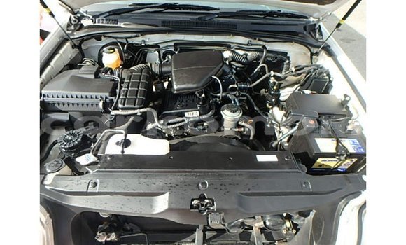 Acheter Import Voiture Toyota Hilux Blanc à Import - Dubai, Grande Comore Acheter Import Voiture Toyota Hilux Blanc à Import - Dubai, Grande Comore