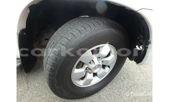 Acheter Import Voiture Toyota Hilux Blanc à Import - Dubai, Grande Comore Acheter Import Voiture Toyota Hilux Blanc à Import - Dubai, Grande Comore