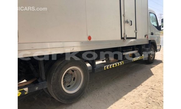 Acheter Import Voiture Mitsubishi i Blanc à Import - Dubai, Grande Comore Acheter Import Voiture Mitsubishi i Blanc à Import - Dubai, Grande Comore