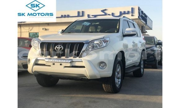 Acheter Import Voiture Toyota Prado Blanc à Import - Dubai, Grande Comore