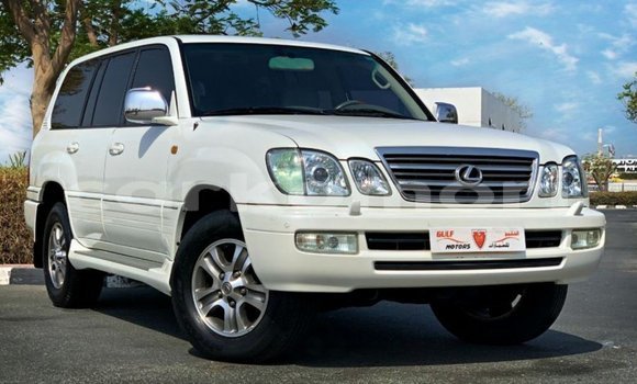 Acheter Import Voiture Lexus LX Blanc à Import - Dubai, Grande Comore