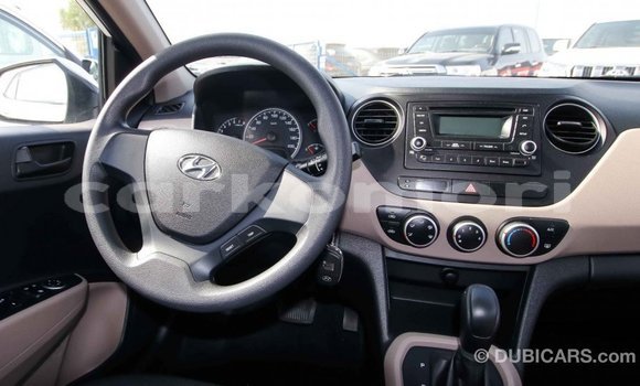 Acheter Import Voiture Hyundai i10 Blanc à Import - Dubai, Grande Comore Acheter Import Voiture Hyundai i10 Blanc à Import - Dubai, Grande Comore