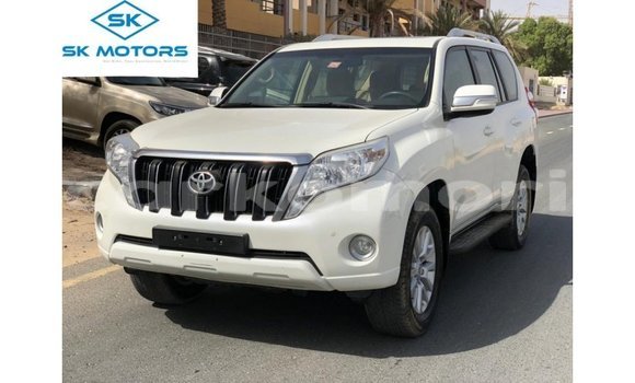 Acheter Import Voiture Toyota Prado Blanc à Import - Dubai, Grande Comore