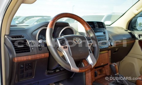 Acheter Import Voiture Toyota Prado Blanc à Import - Dubai, Grande Comore Acheter Import Voiture Toyota Prado Blanc à Import - Dubai, Grande Comore