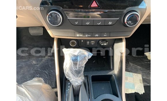 Acheter Import Voiture Hyundai Tucson Blanc à Import - Dubai, Grande Comore Acheter Import Voiture Hyundai Tucson Blanc à Import - Dubai, Grande Comore