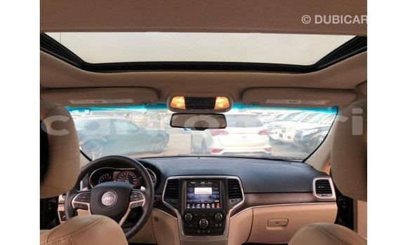 Acheter Import Voiture Jeep Grand Cherokee Noir à Import - Dubai, Grande Comore Acheter Import Voiture Jeep Grand Cherokee Noir à Import - Dubai, Grande Comore