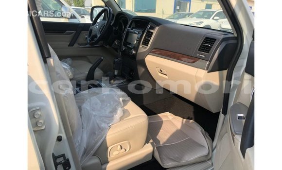 Buy Import Mitsubishi Pajero Black Car in Import - Dubai in Great Comore Buy Import Mitsubishi Pajero Black Car in Import - Dubai in Great Comore